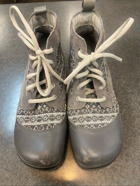 Alegria Women's Gray Knit & Faux-Leather Lace-Up Ankle Boots